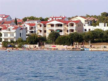 ביוגראד נה מורו Adria Apartments מראה חיצוני תמונה
